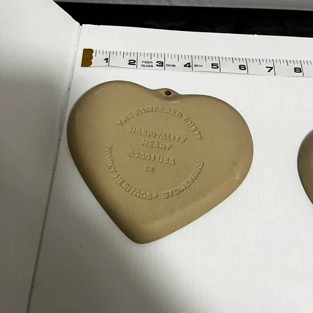 The Pampered Chef Heart-Shaped Stoneware Set - Tan